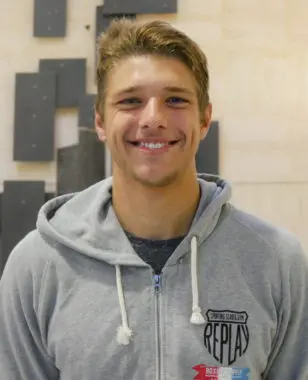 « On ne joue pas avec son avenir ! » Handballeur de haut niveau, le but de Samuel est de réussir sa carrière sportive et son Bachelor à Montpellier BS