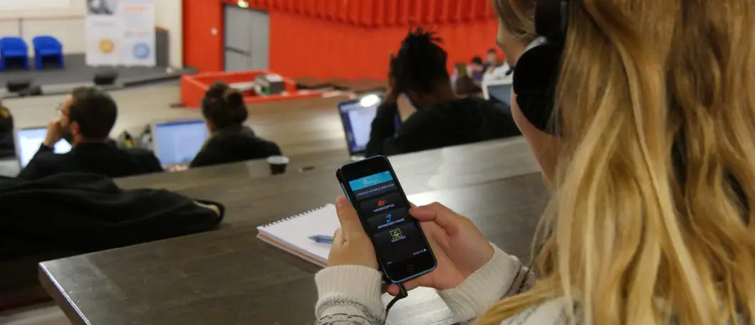 Un pas de plus vers l’accessibilité à Montpellier BS avec l’installation d’un dispositif d’écoute pour les malentendants