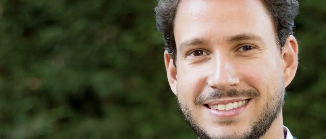 Dr Paul Chiambaretto, professeur à MBS et actuellement dans le magazine Capital : Le transport aérien est au cœur de mes recherches car c’est non seulement une passion mais aussi un secteur fascinant