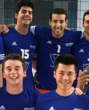 Deux trophées, 3 finales et une équipe du tonnerre ! Retour sur la belle aventure des volleyeurs de Montpellier Business School !