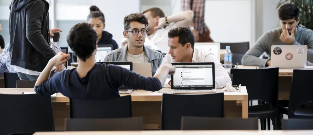 Un premier pas vers l’entrepreneuriat pour les étudiants Master 2 alternants en parcours de spécialisation Startup : Création, Innovation, Leadership
