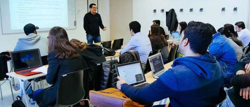 Cours MSc in Finance avec Dr Moez Bennouri