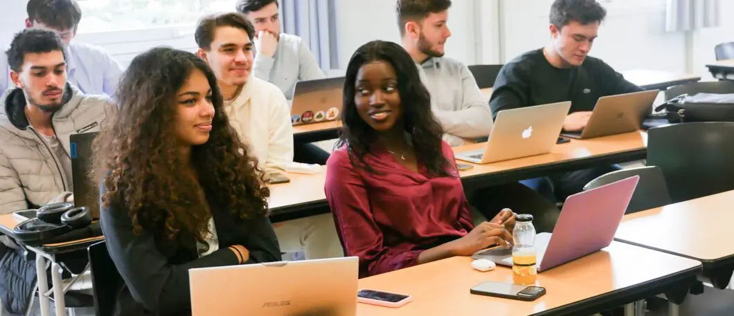 Professionnalisation : dans les coulisses de l’Alternance Day, une journée de coaching collectif avec les professionnels pour décrocher son futur contrat