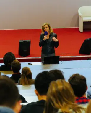 6e édition des Entretiens de l’Excellence à MBS : 350 jeunes de la 4e à la Terminale rencontrent 40 professionnels pour trouver leur voie