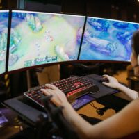 At MBS, Dr. Ruo Mo uses the game League of Legends to teach students skills in conflict management.